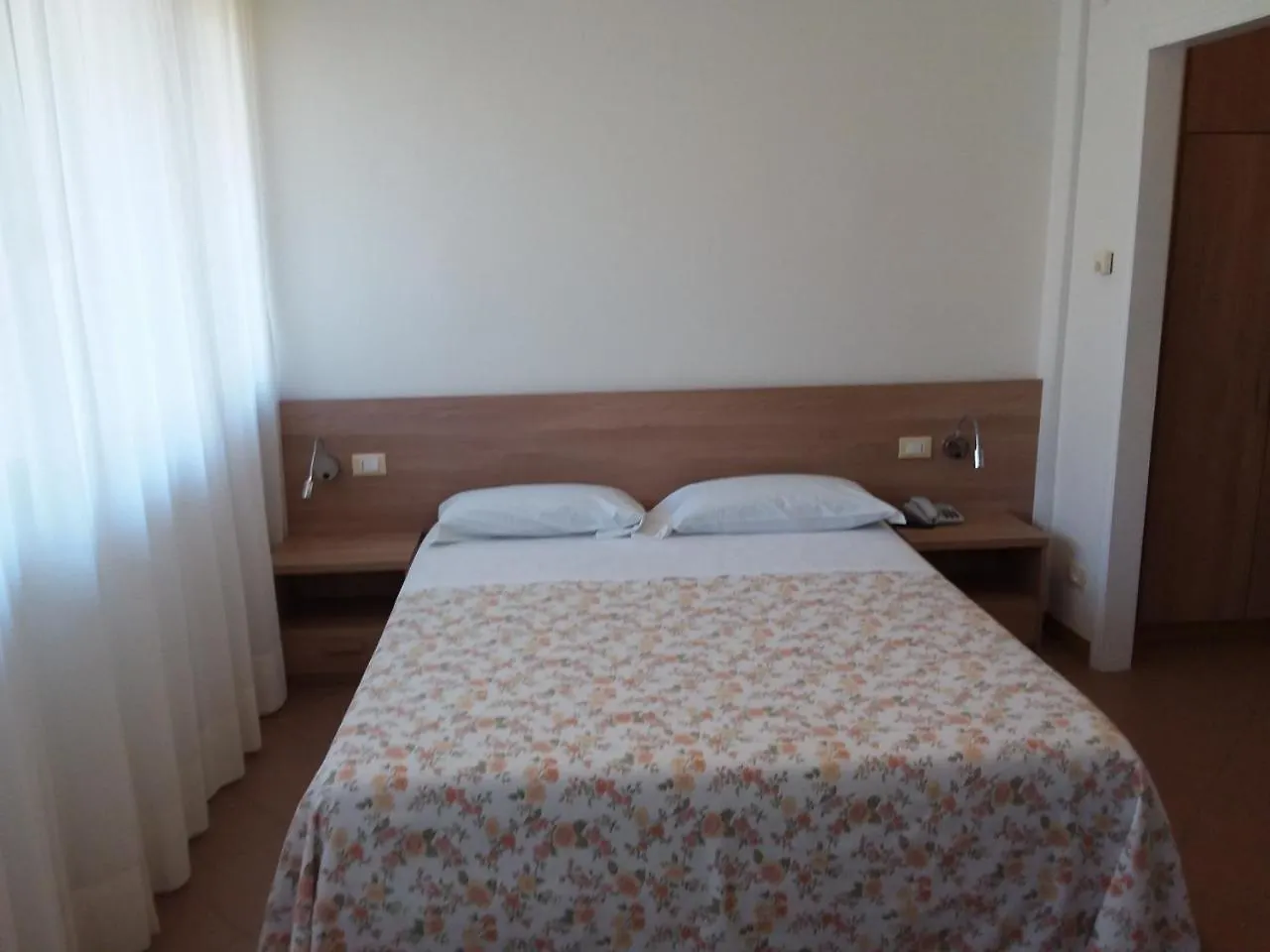 Albergo Nyers Perugia 0*,