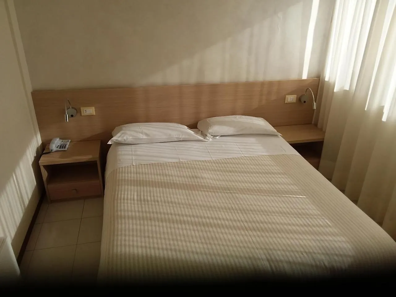 Albergo Nyers Perugia 0*,