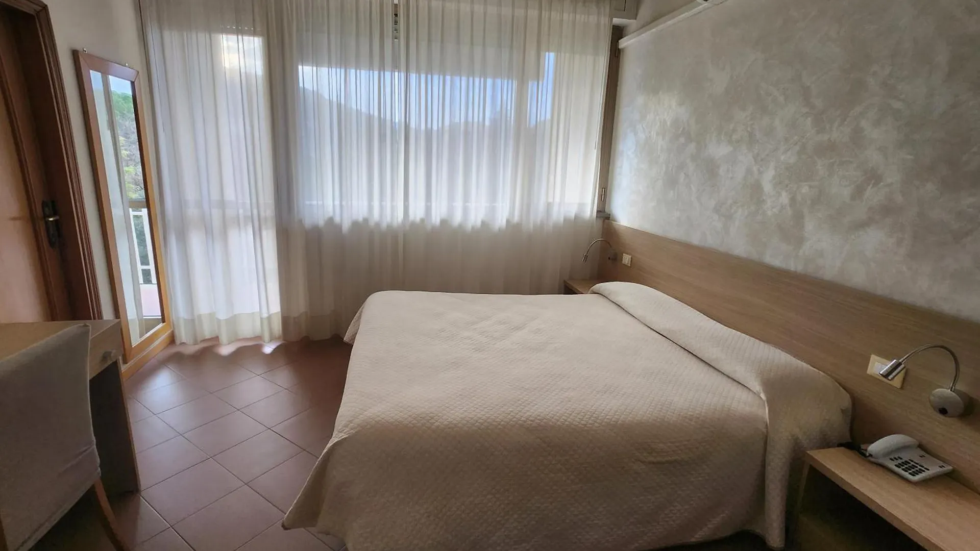 Albergo Nyers Pérouse Italie