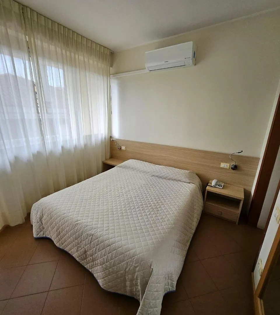 Albergo Nyers Pérouse 0*,